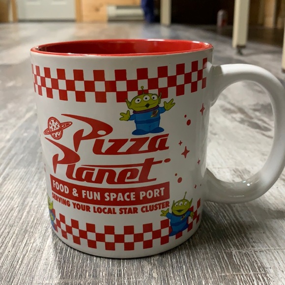 Disney Pixar Other - Toy Story Pizza Planet 20 oz mug